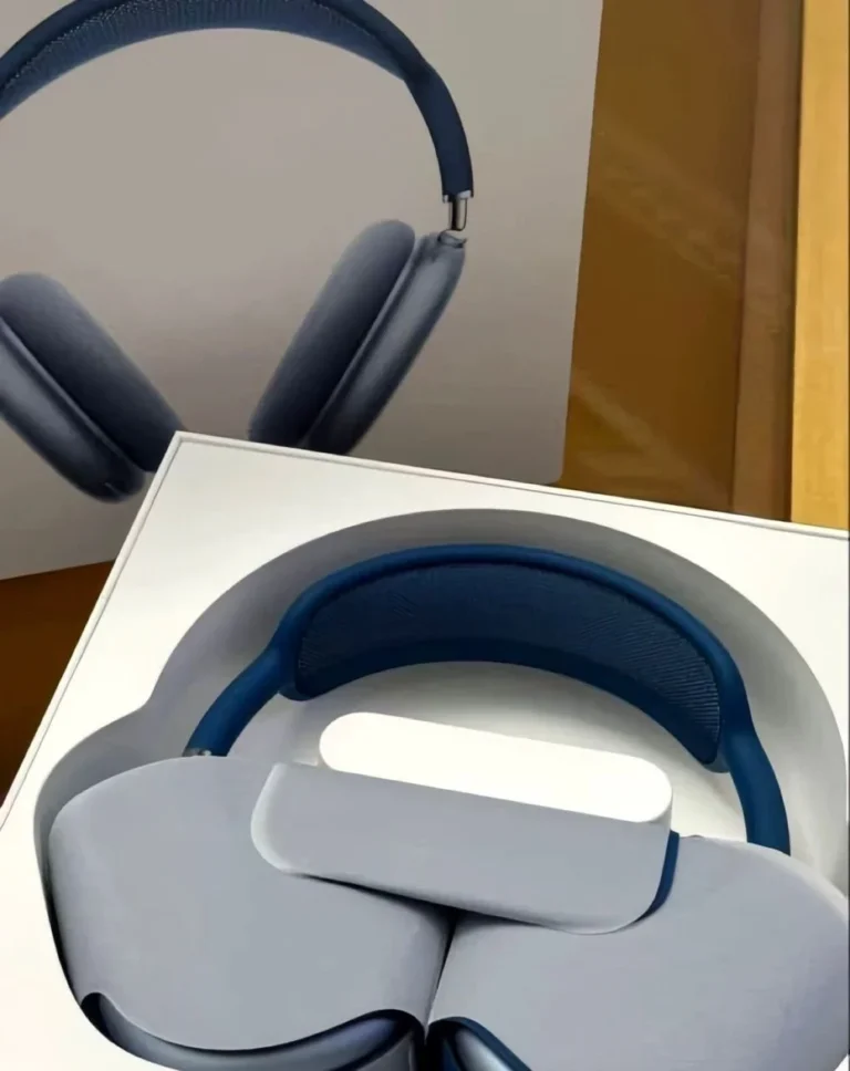 apple-airpods-max-pallets-liquidation.webp
